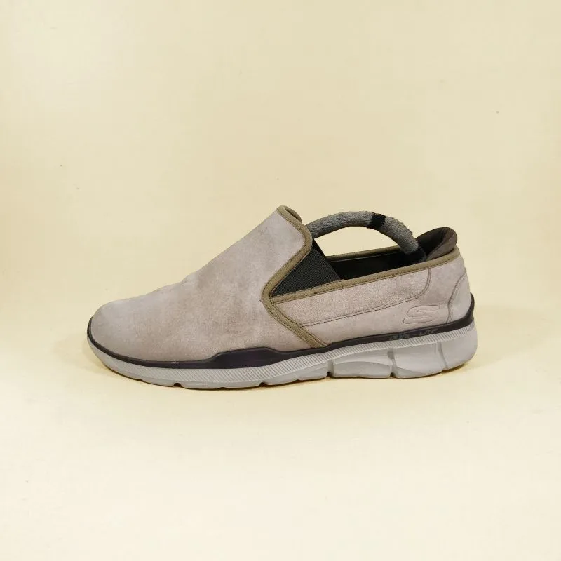 Skechers Streetwear Sportswear Sneakers Pria brown gray photo 1