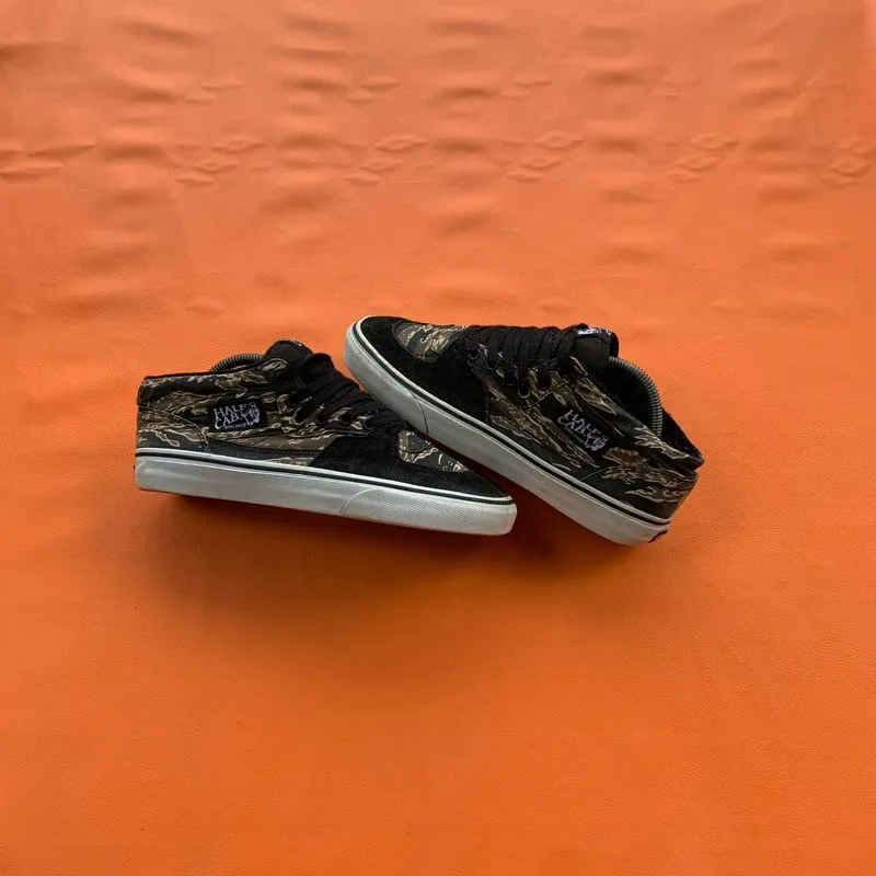 VANS Streetwear Sneakers Pria brown black photo 1