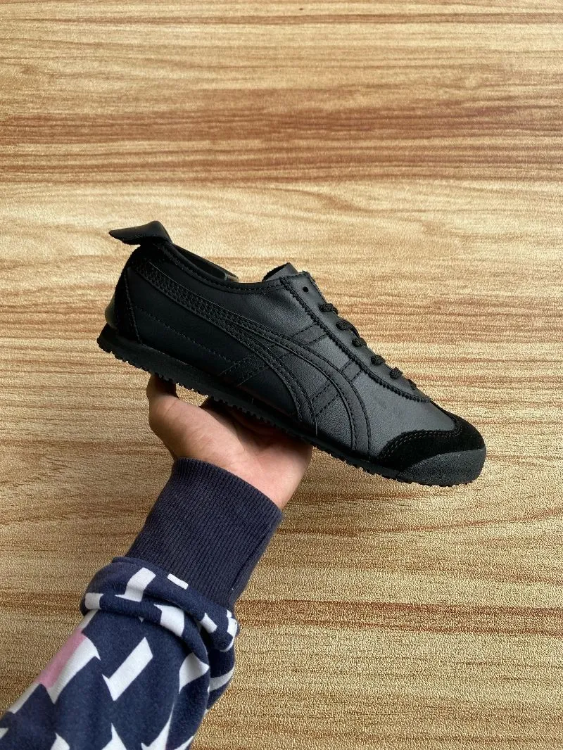 Onitsuka Tiger Casual Sneakers Pria black photo 1
