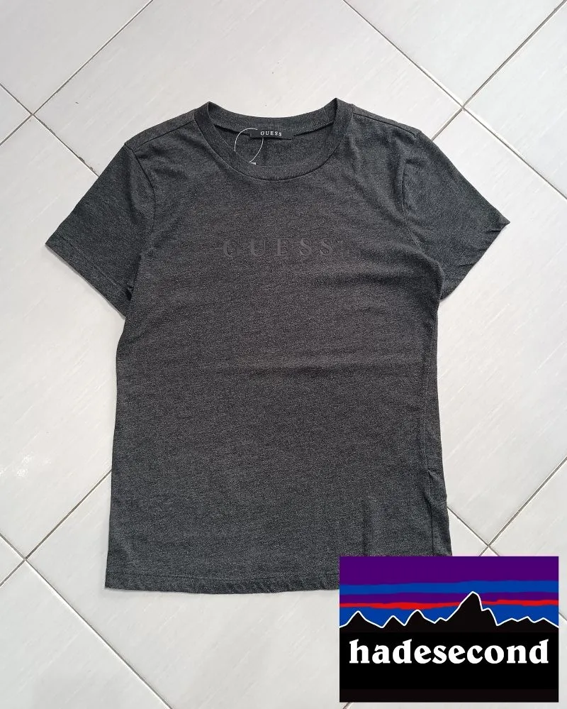 Guess Minimalist T-shirt Wanita gray photo 1