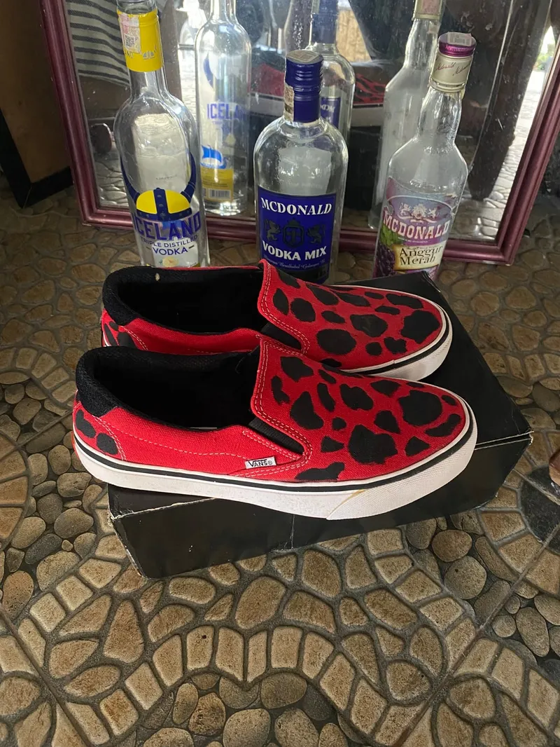 VANS Casual Sneakers Pria red photo 1