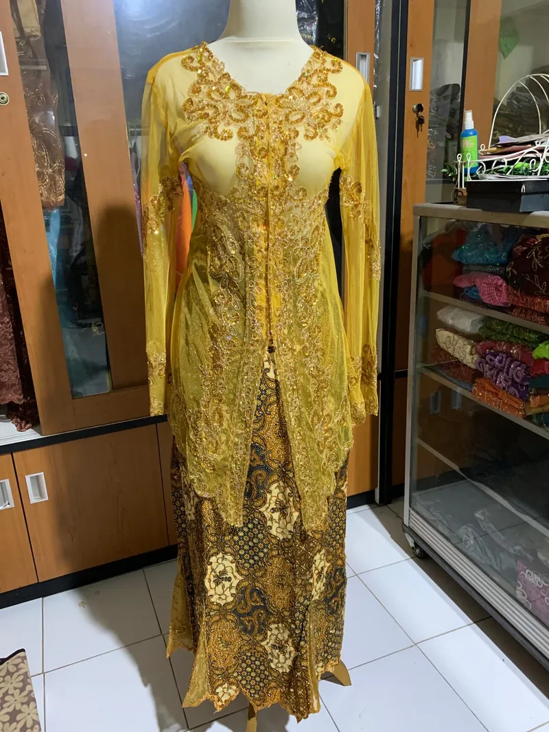 Batik Pakaian Nasional Kebaya Wanita brown yellow photo 1