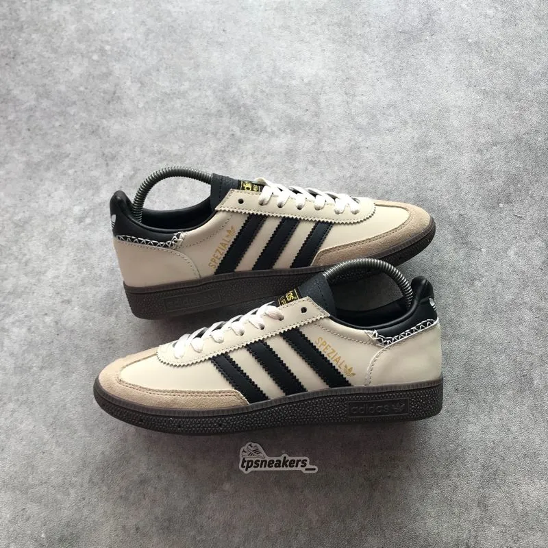 Adidas Casual Sneakers Pria tan cream photo 1