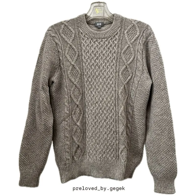 Uniqlo Vintage Casual Sweater Wanita gray photo 1