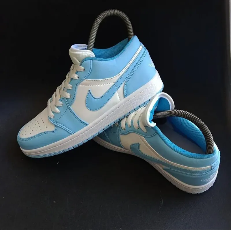 Nike Air Jordan Luxury Futurist Sneakers Pria white blue photo 1