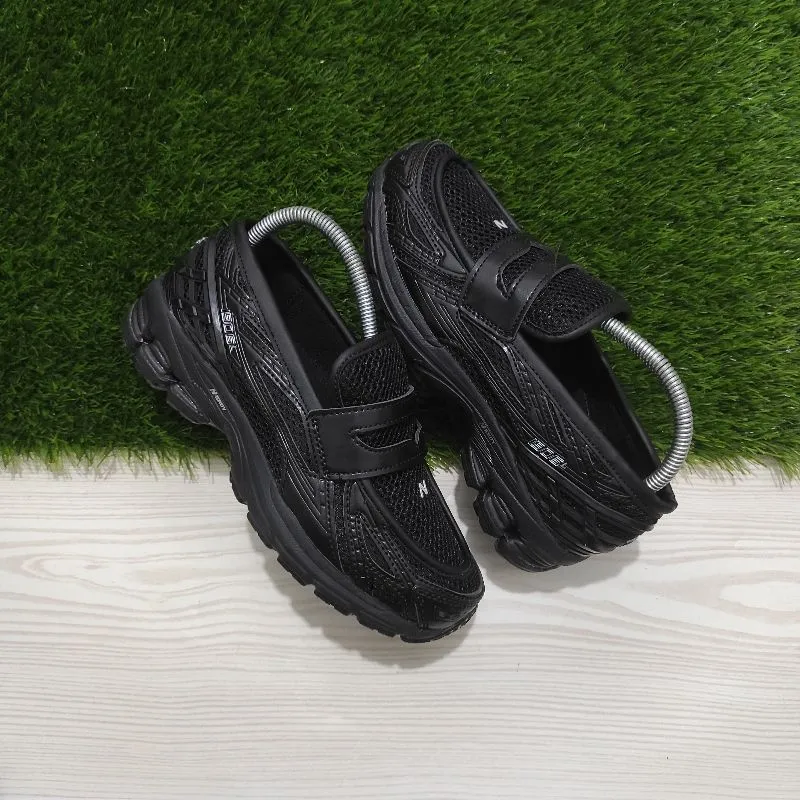New Balance Casual Sneakers Pria black photo 1