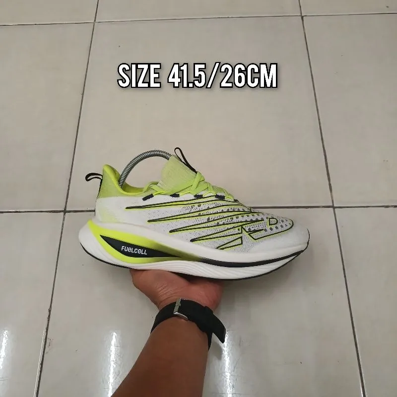 New Balance Sportswear Sneakers Pria white green photo 1