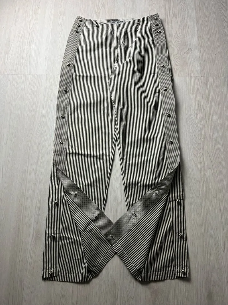 Issey Miyake Avant Garde Casual pants Pria gray photo 1