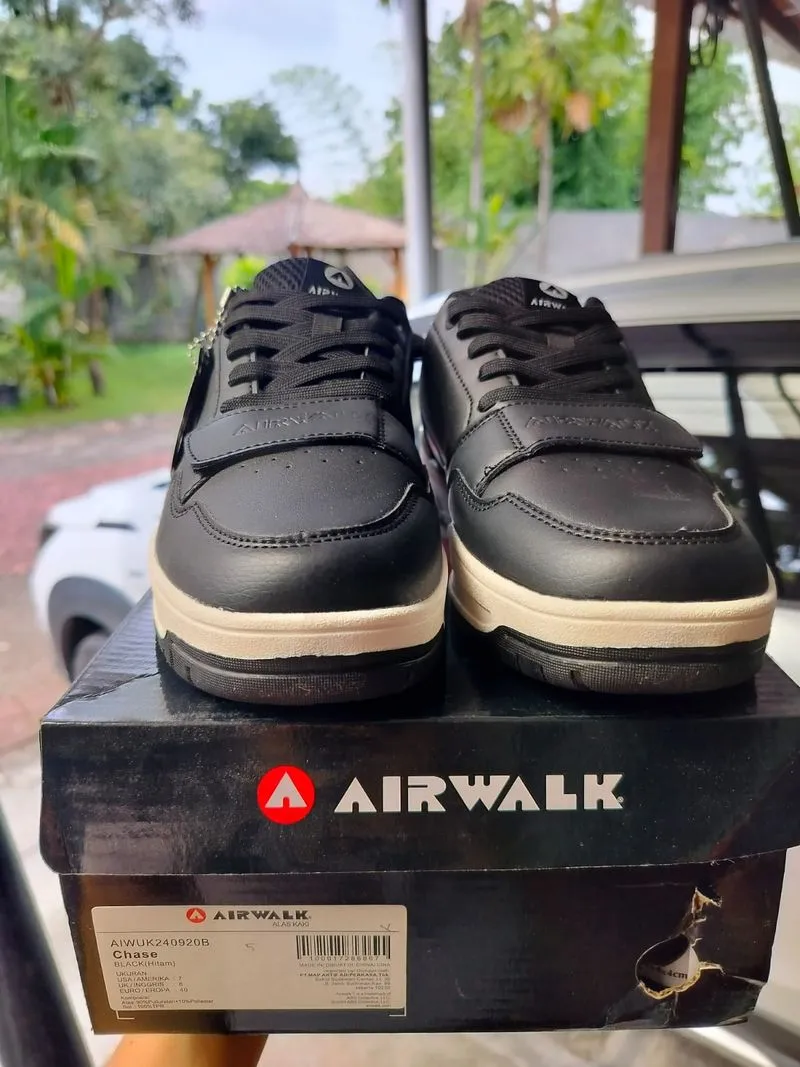 Airwalk Casual Sneakers Pria white black - Main Image