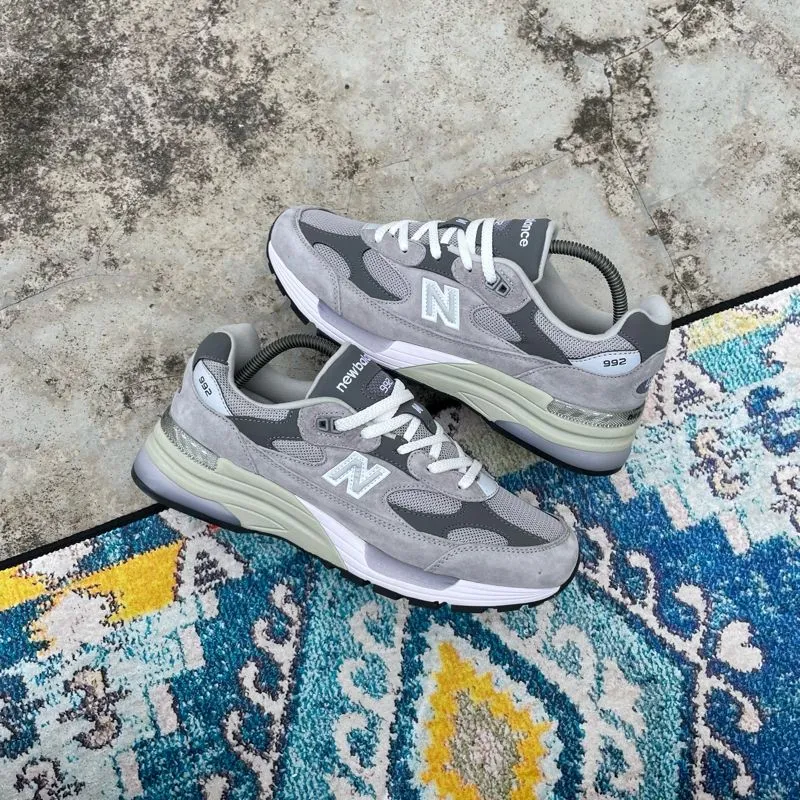 New Balance Indie Casual Sneakers Pria white gray photo 1