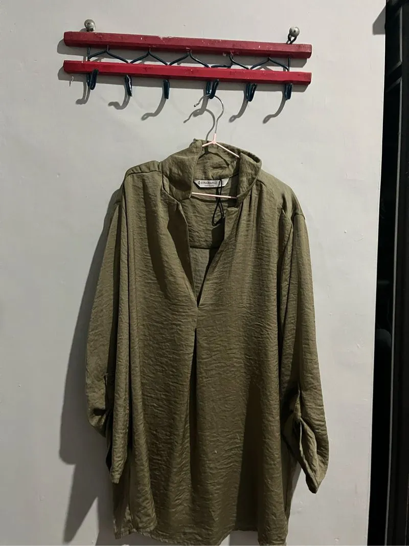 Stradivarius Casual Blouse Wanita multicolor photo 1