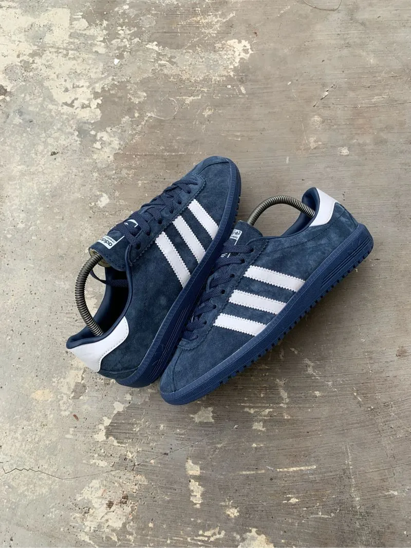 Adidas Streetwear Casual Sneakers Pria white navy photo 1