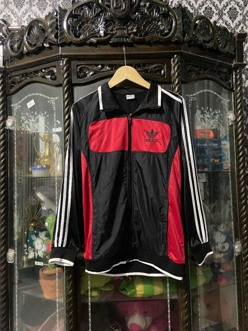 Adidas Streetwear Y2K Track jacket Pria red black photo 1