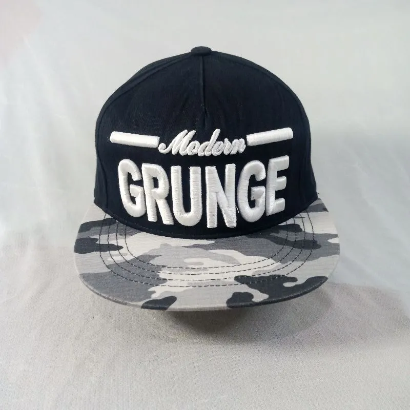 Topi Snapback Modern Grunge AOP Camo Visor Ugiz
 photo 1