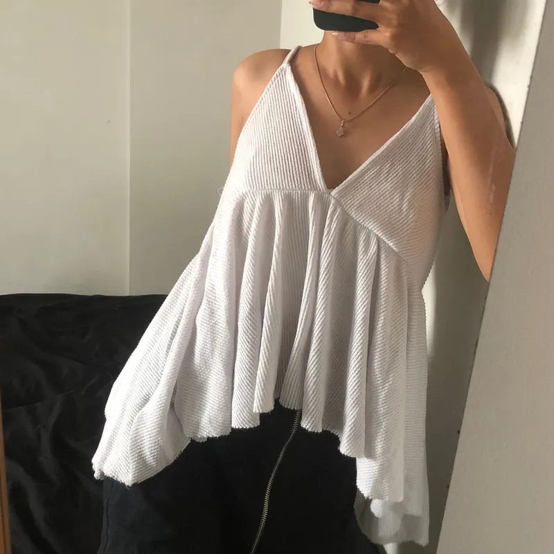 ✨Urban Outfitters Top✨ 85k Size : photo 1