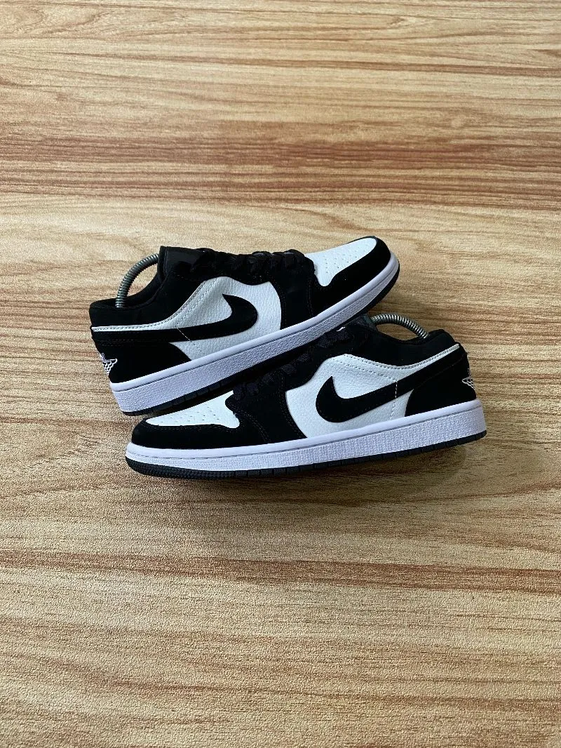 Nike Casual Sneakers Pria white black photo 1
