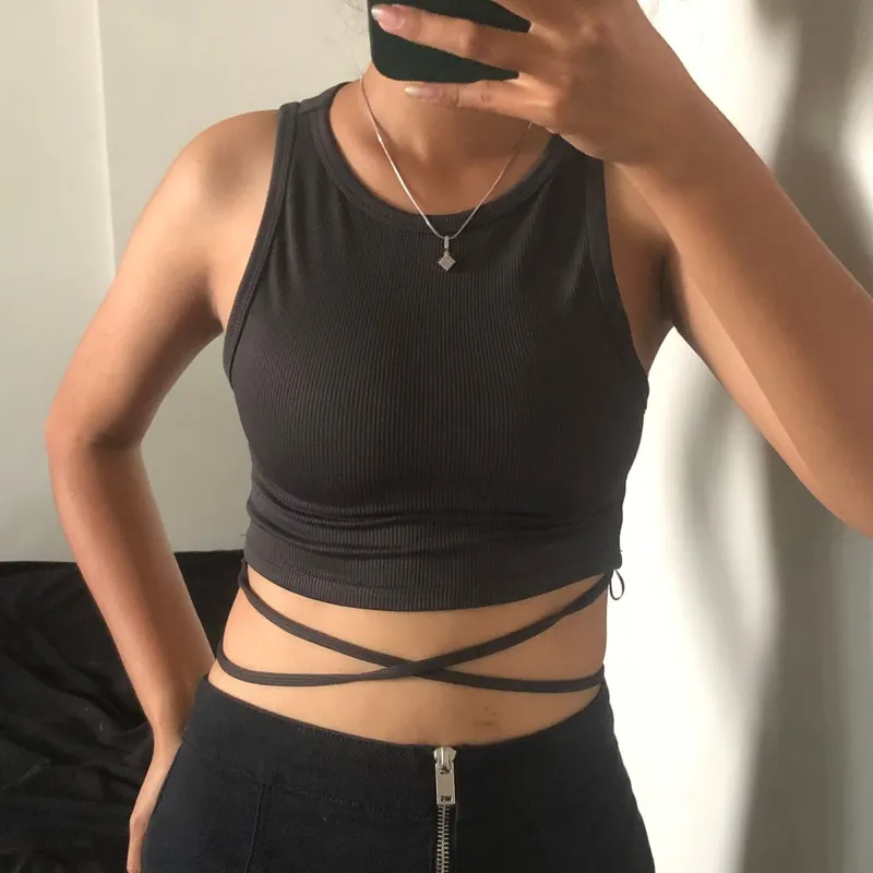 ✨H&M Black Crop Top✨ 110k Size photo 1