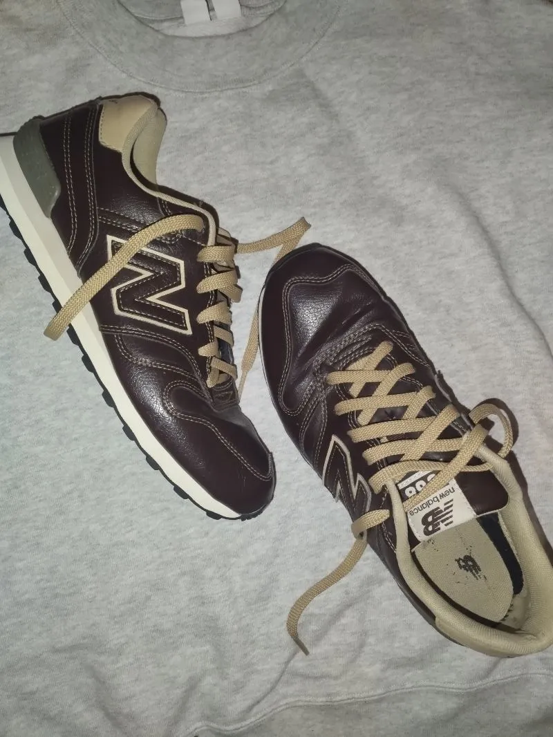 New Balance Vintage Casual Sneakers Pria tan brown photo 1