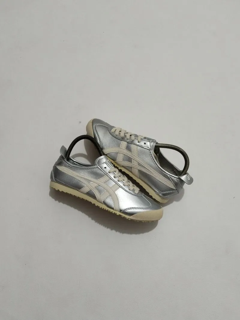 Onitsuka Tiger Casual Sneakers Pria silver white photo 1