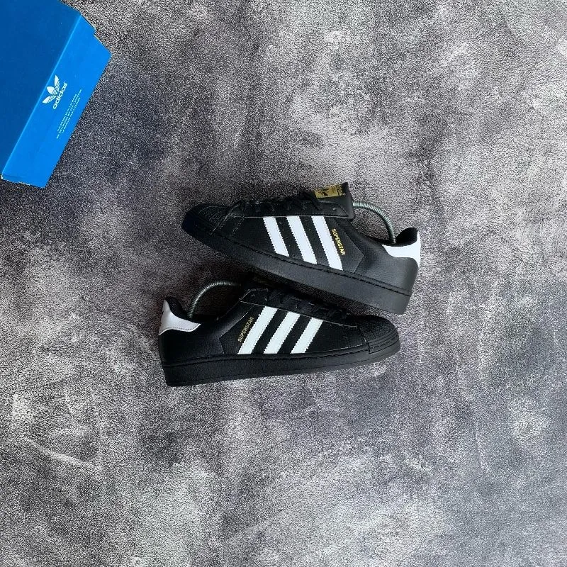 Adidas Casual Casual shoe Pria white black photo 1