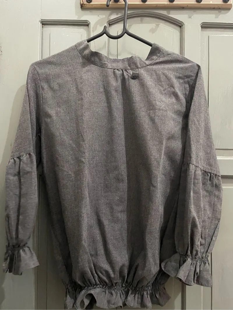 Casual Shirt Wanita gray photo 1