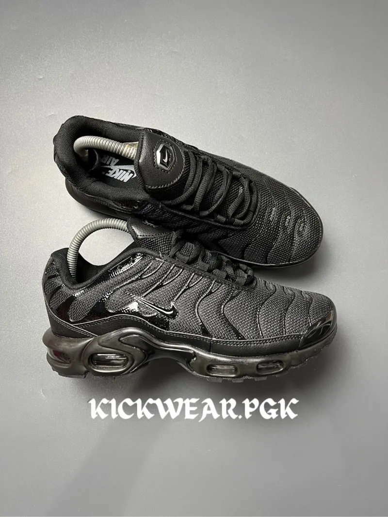 Nike Streetwear Casual Sneakers Pria black photo 1