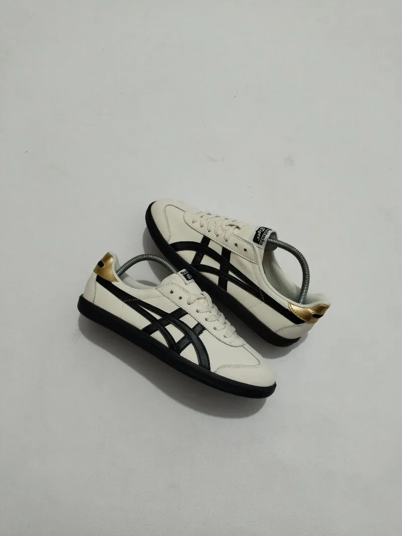 Onitsuka Tiger Casual Sneakers Pria black cream photo 1