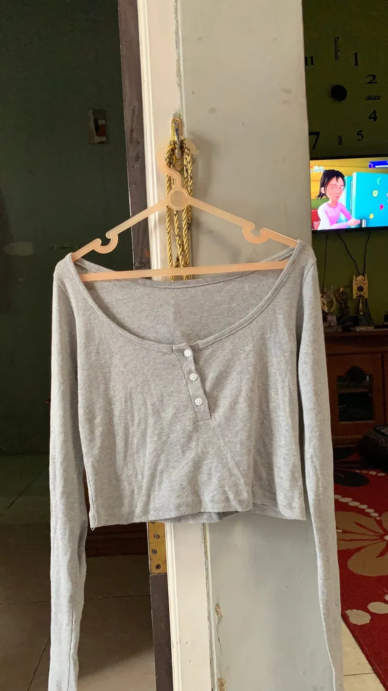 Casual T-shirt Wanita gray photo 1