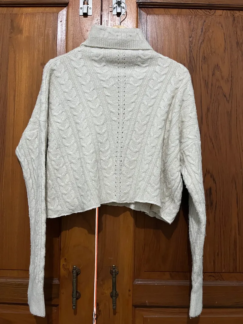 Casual Sweater Wanita white photo 1