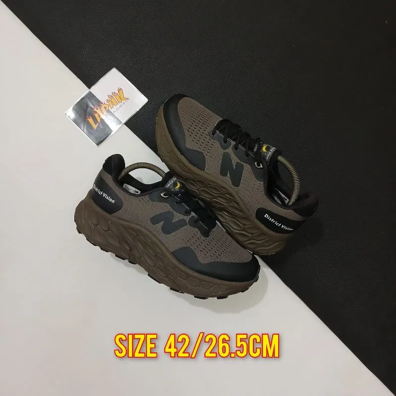 New Balance Sportswear Sneakers Pria brown black photo 1