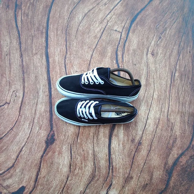 VANS Streetwear Casual Sneakers Pria white black photo 1