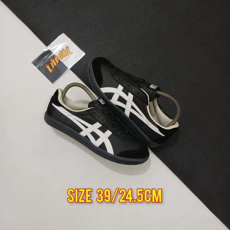 Onitsuka Tiger Casual Sneakers Wanita white black photo 1