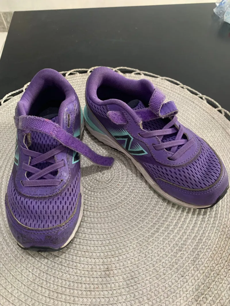 New Balance Sportswear Sneakers Wanita purple