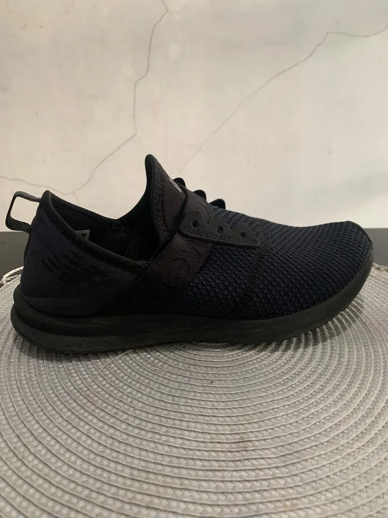 New Balance Sportswear Sneakers Wanita black photo 1