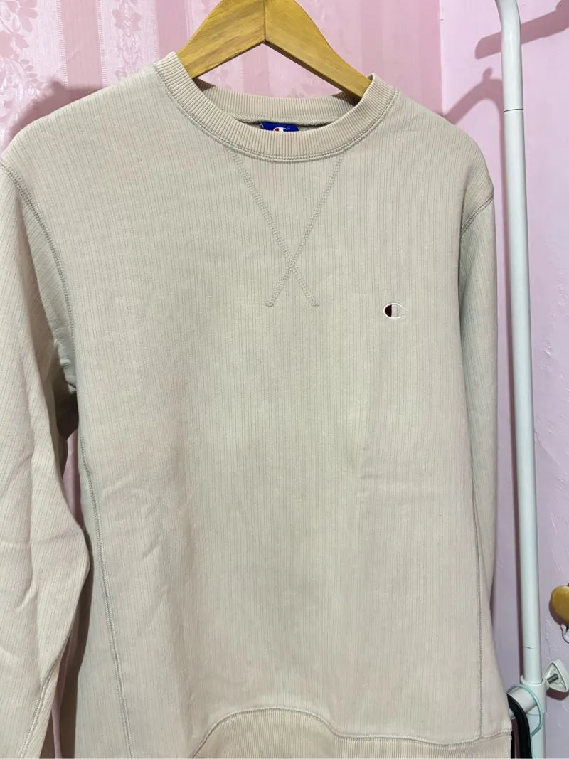 Champion Minimalist Casual Sweater Wanita white cream photo 1