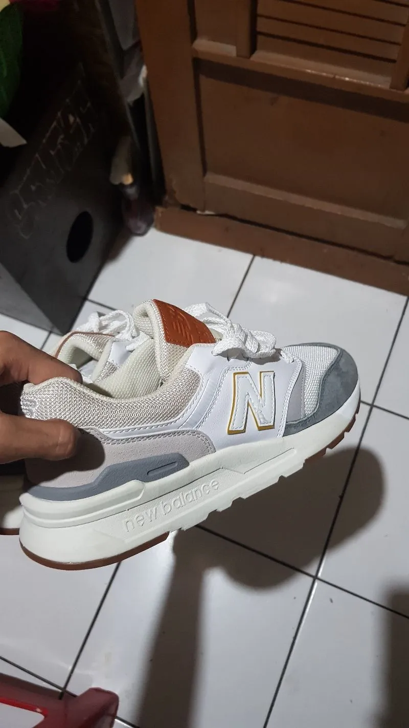 New Balance Y2K Socks & tight Wanita white brown photo 1