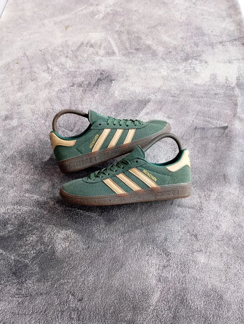 Adidas Casual Sneakers Wanita green photo 1
