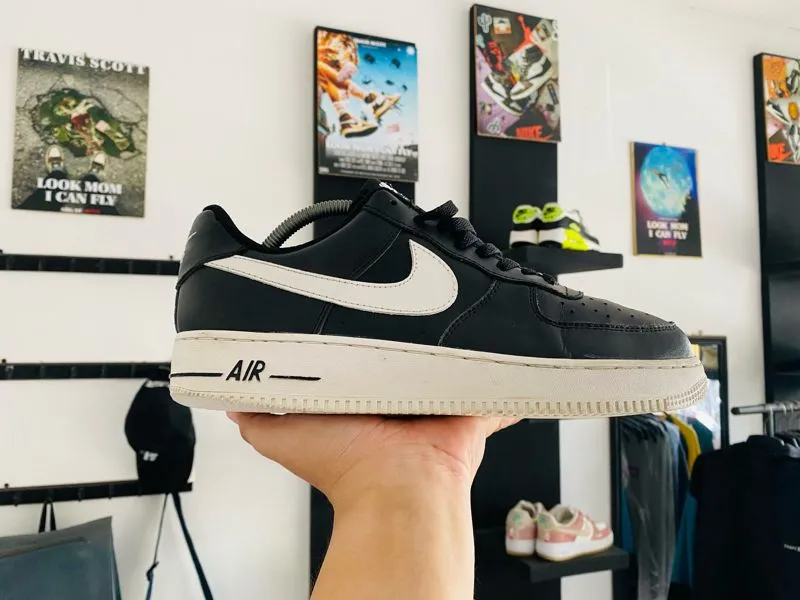 Nike Streetwear Sportswear Sneakers Pria white black photo 1