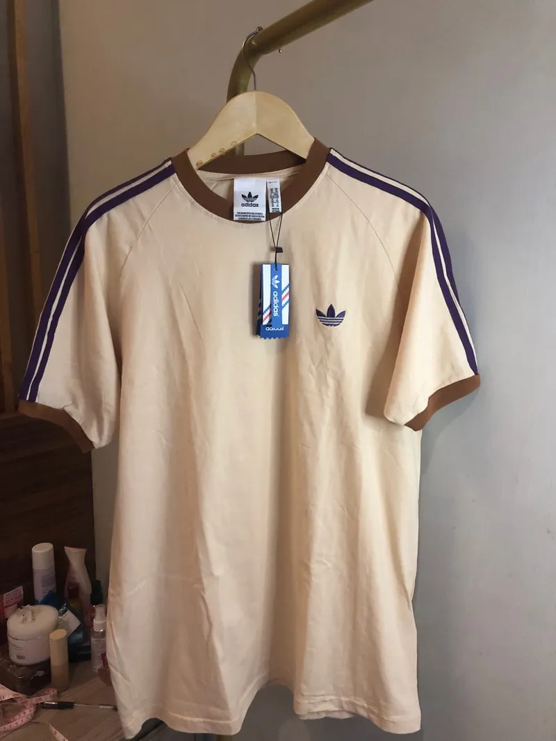 Shoes Adidas T Shirt Beige Damen Adidas Casual T-shirt Wanita