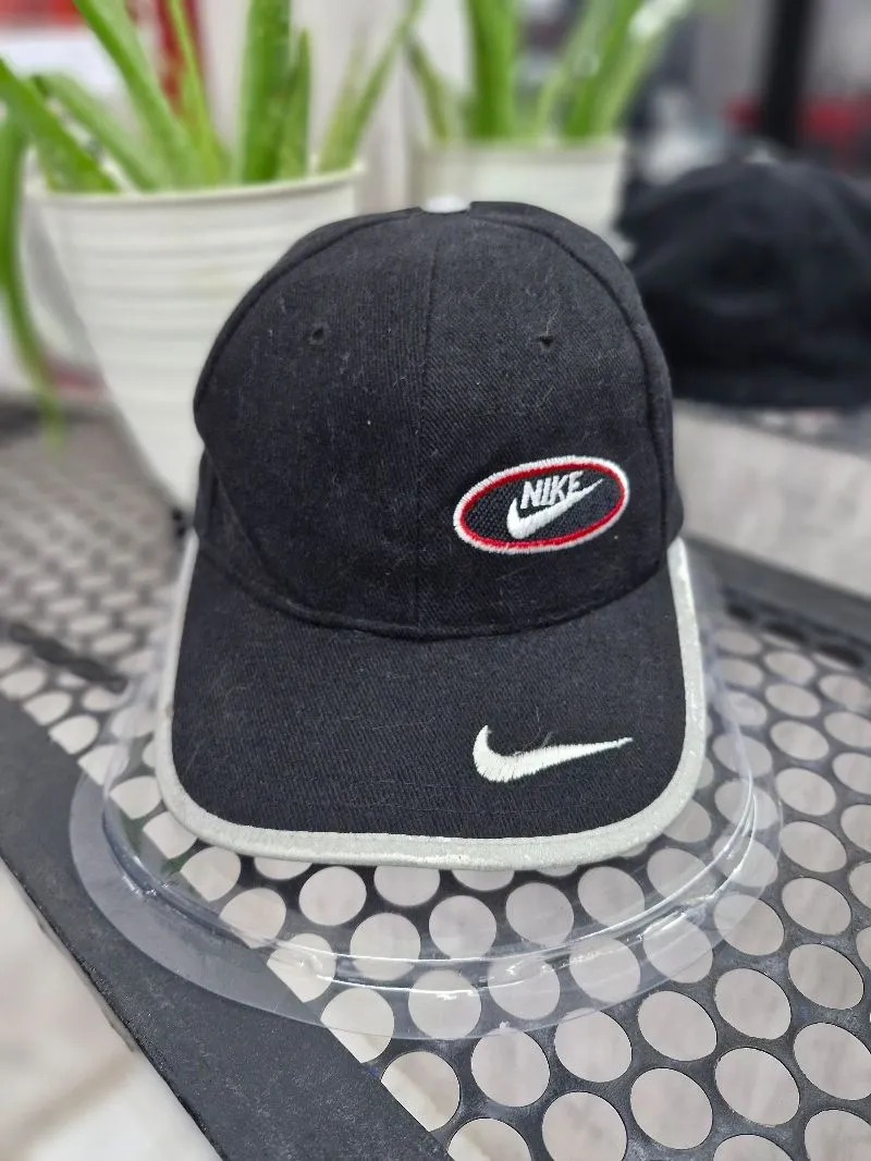 Nike Vintage Hat Pria black