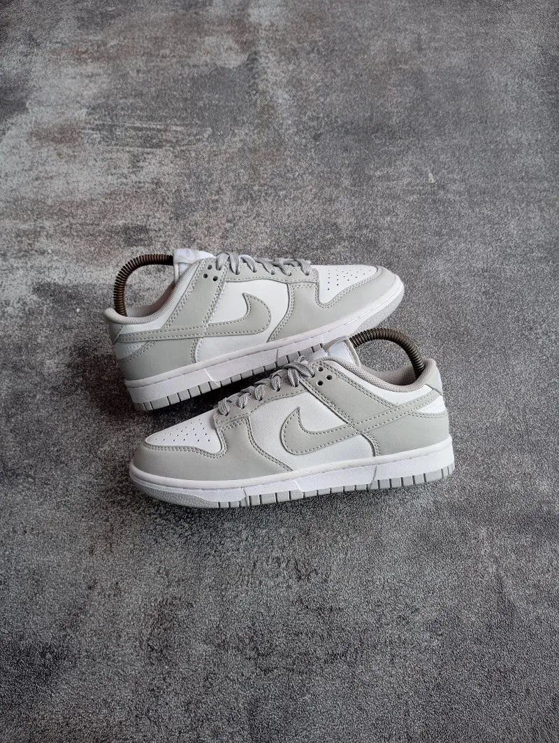 Nike Casual Sneakers Wanita white gray photo 1