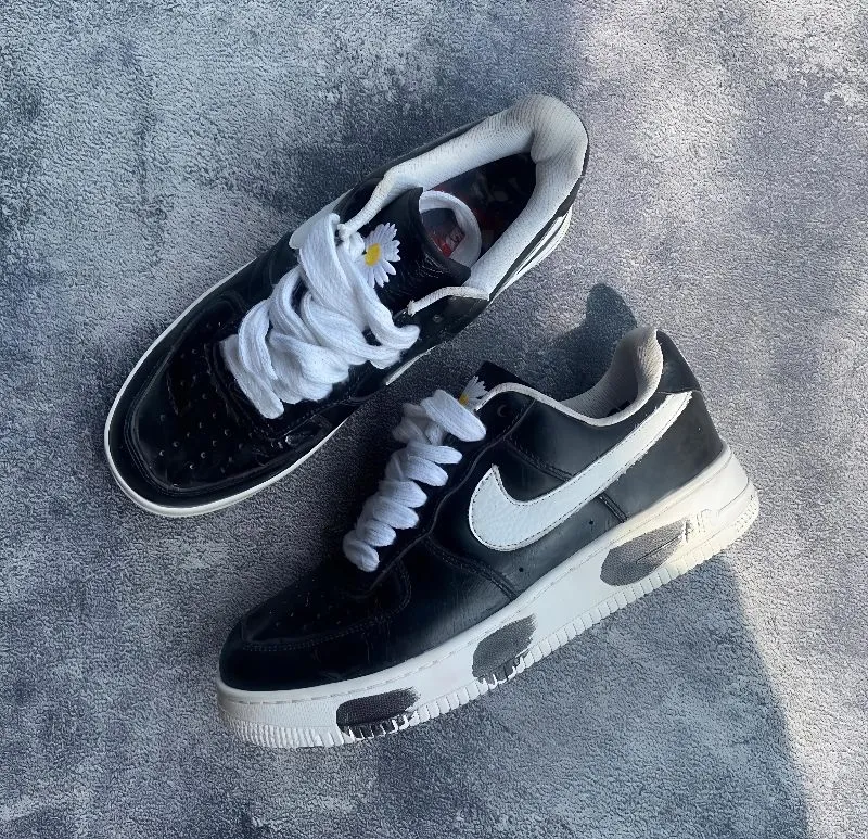 Nike Casual Sneakers Pria white black photo 1