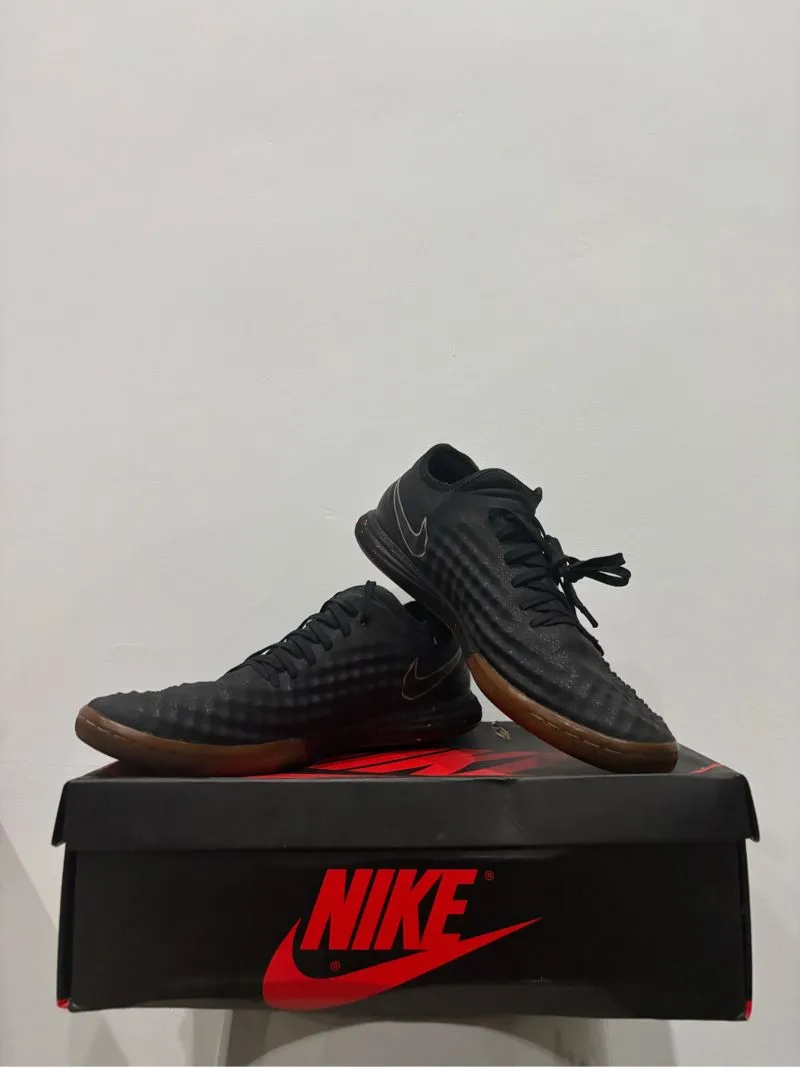 Nike Sportswear Pria black photo 1