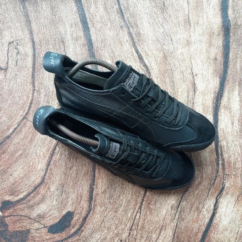 Onitsuka Tiger Streetwear Casual Sneakers Pria black photo 1