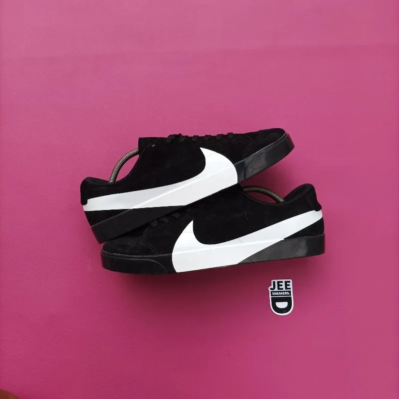 Nike Streetwear Casual Sneakers Pria white black photo 1