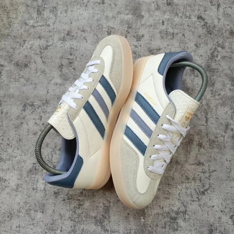 Adidas Casual Sneakers Wanita white photo 1
