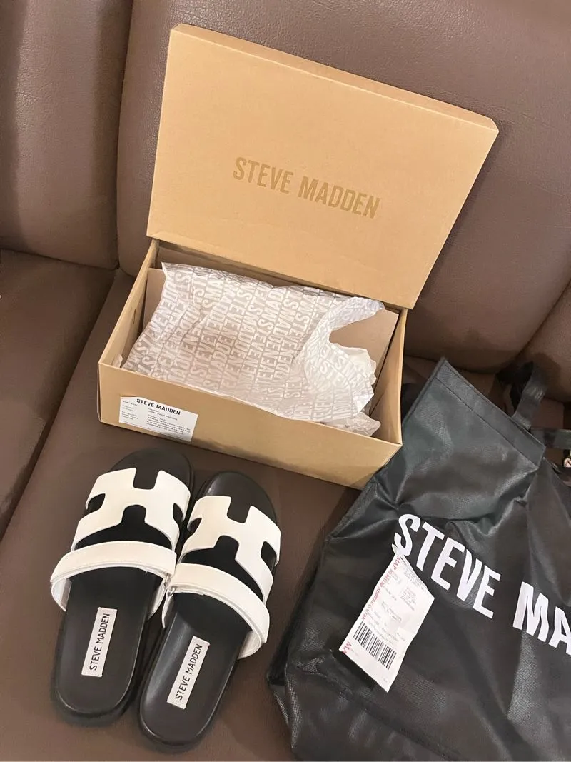 Steve Madden Minimalist Casual Sandals & slide Wanita white black photo 1