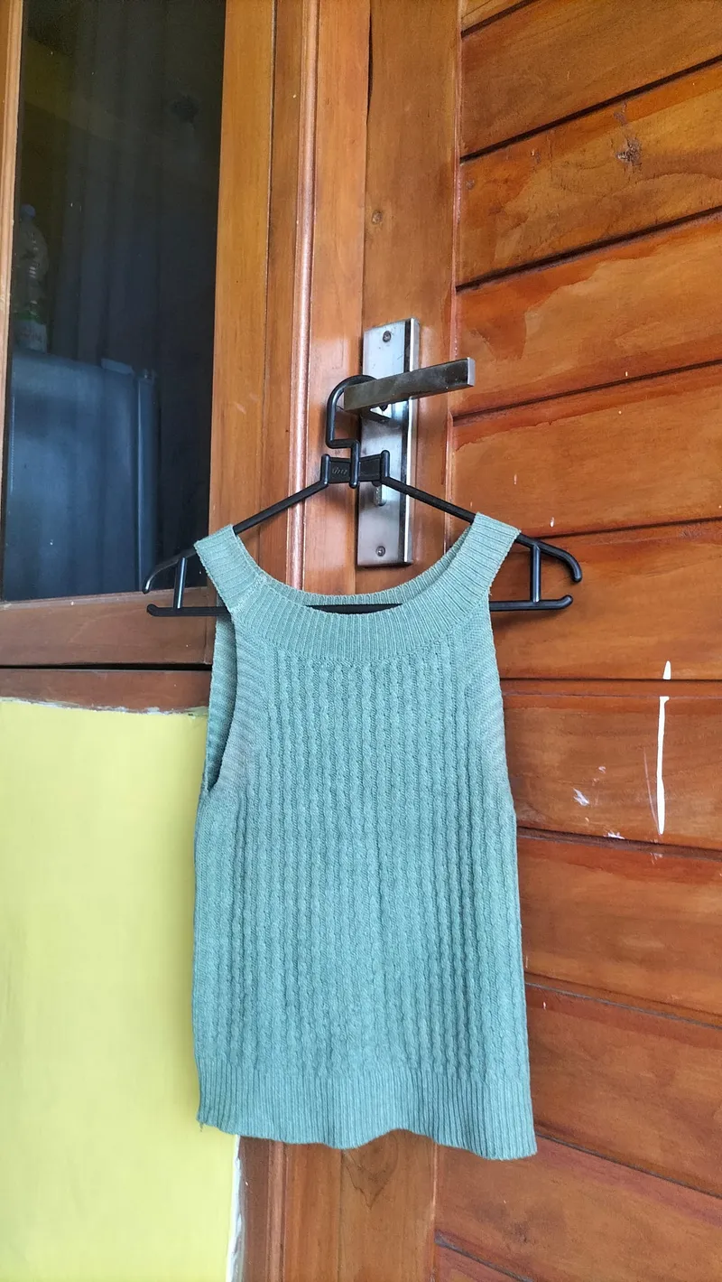 Minimalist Crop top Wanita green photo 1