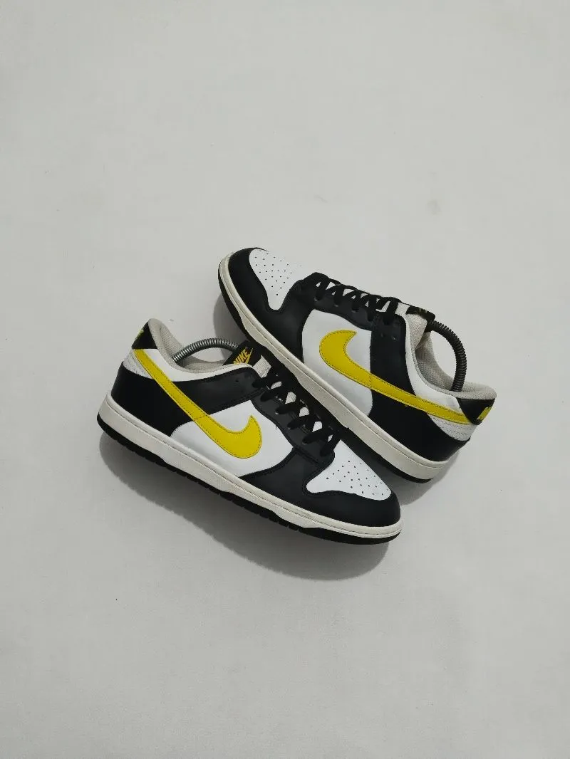 Nike Casual Sneakers Pria white black photo 1