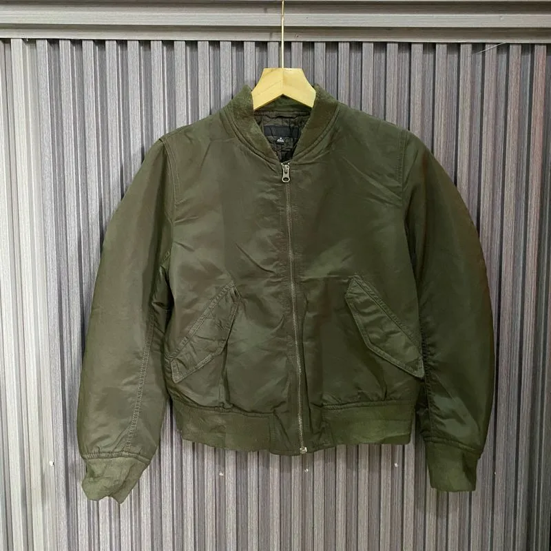 Uniqlo Streetwear Casual Bomber jacket Pria green photo 1